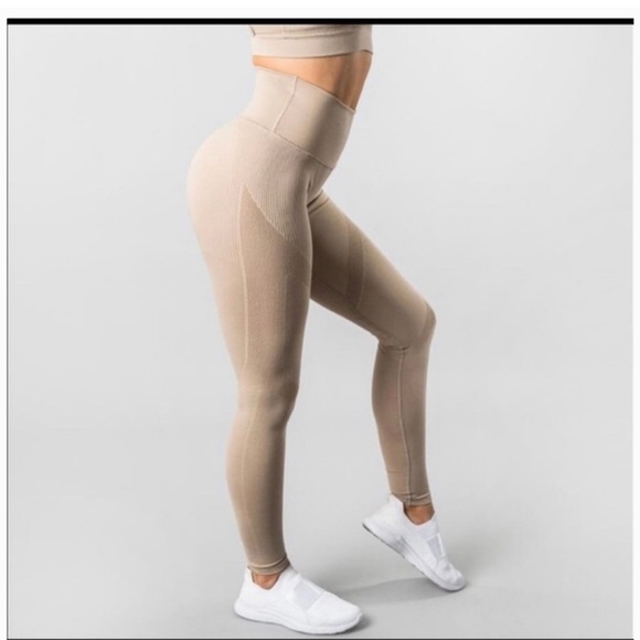 3 Alphalete Aero Leggings - Picture 2 of 5